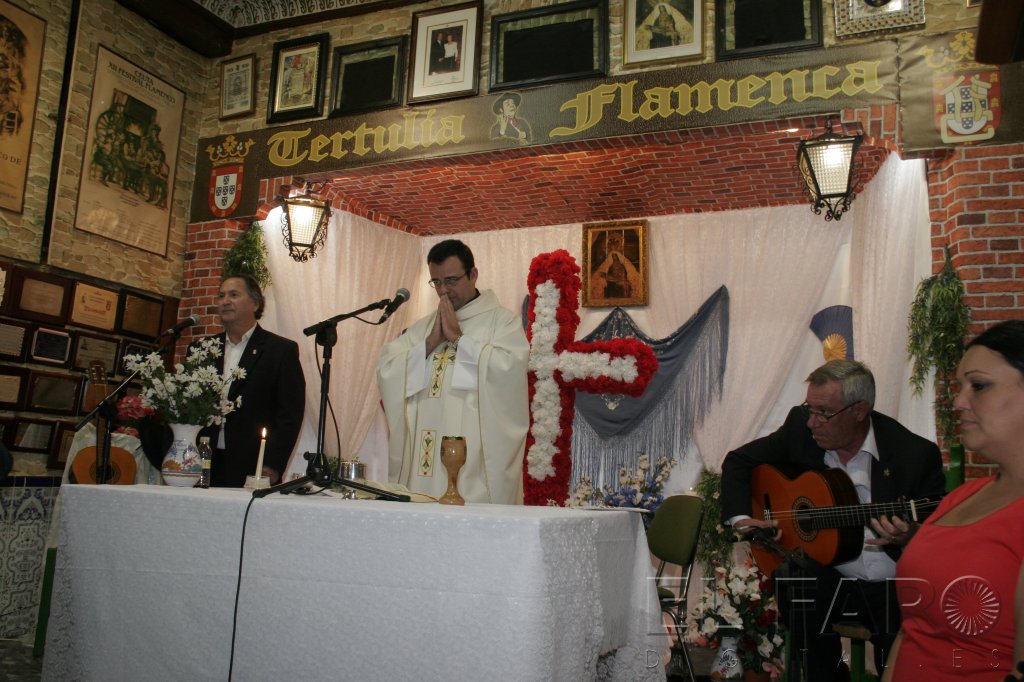 Cruz de Mayo en la Tertulia Flamenca