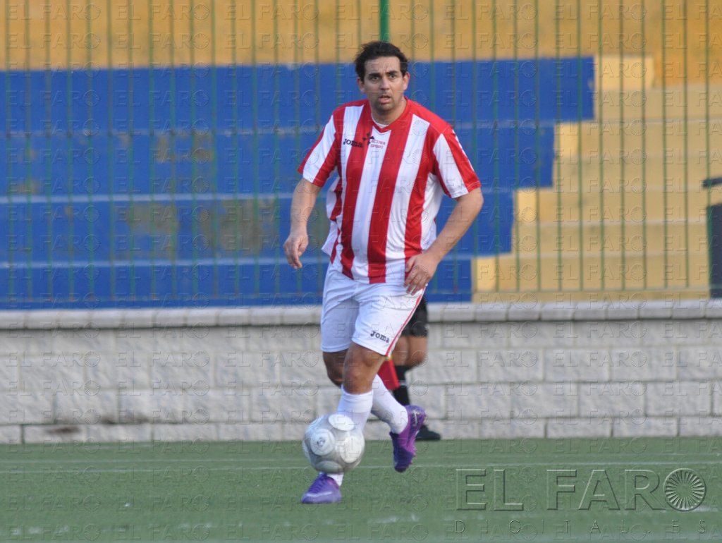 El Atlético de Ceuta sigue líder tras golear 0-6 al Puerto Disa