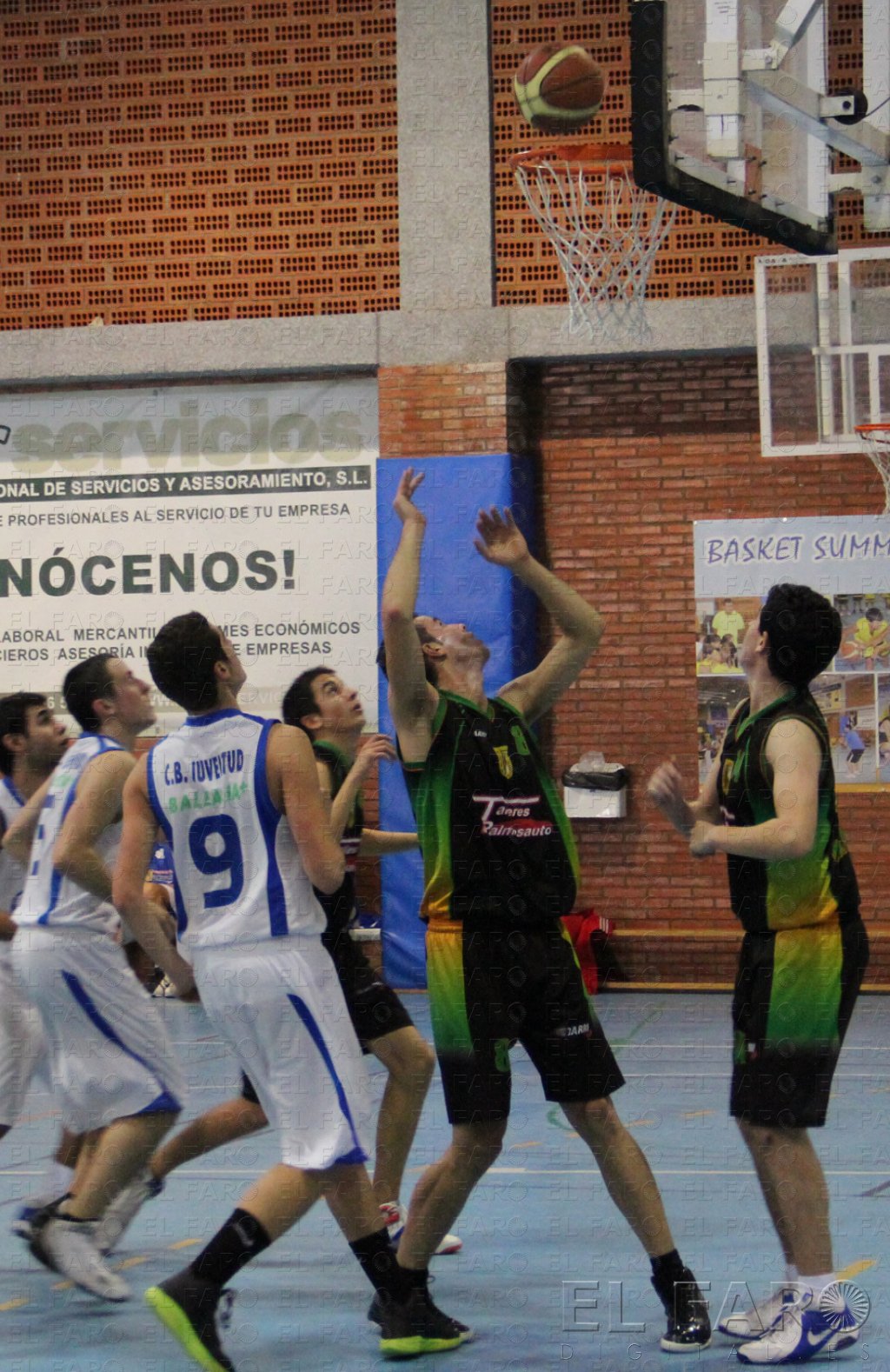 Trámite frente al líder Cimbis