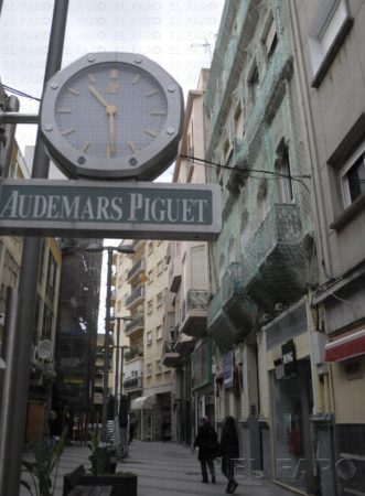 A la derecha, edificio cuya venta está prevista