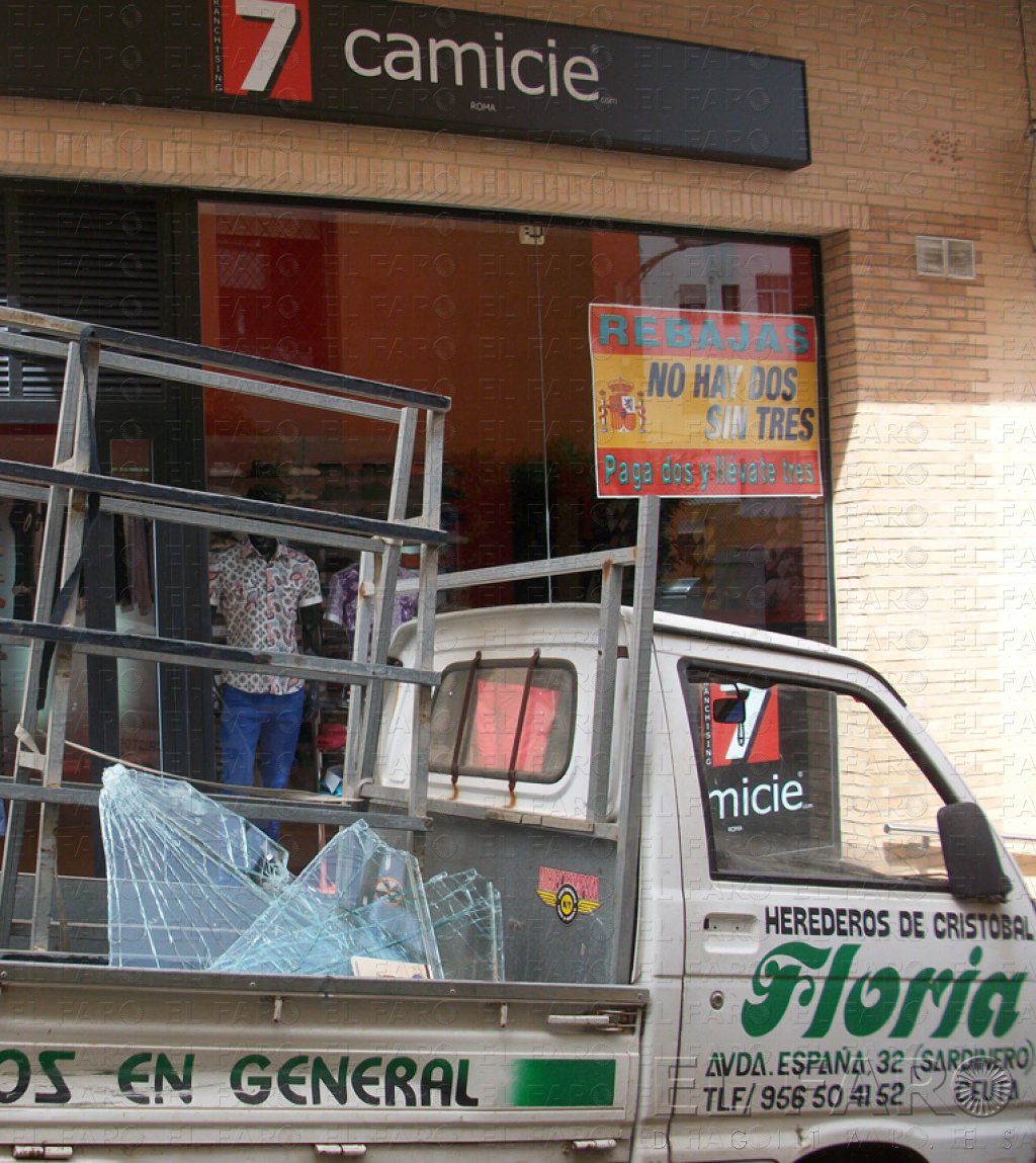 Un ladrón reicidente roba en ‘7 Camicie’ ropa y dinero