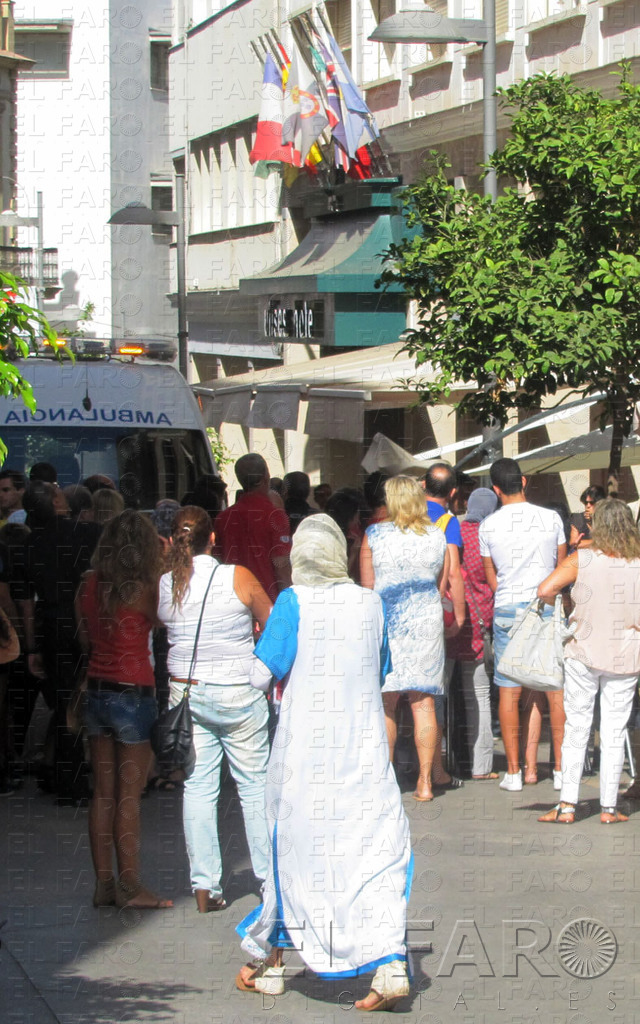El niño que cayó desde el ático, evacuado al ‘Puerta del Mar’