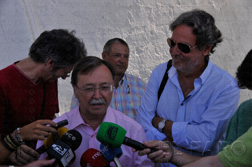 Román se ratifica en la denuncia tras publicarse la  ‘lista fantasma’