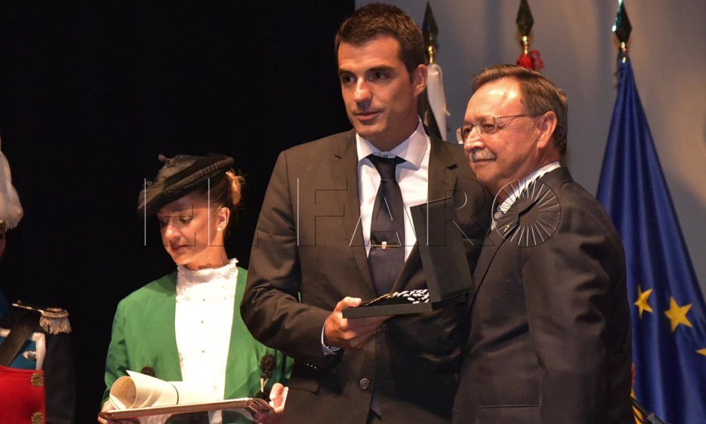 “Nació para servir, utilizando su profesión como medio para ello”