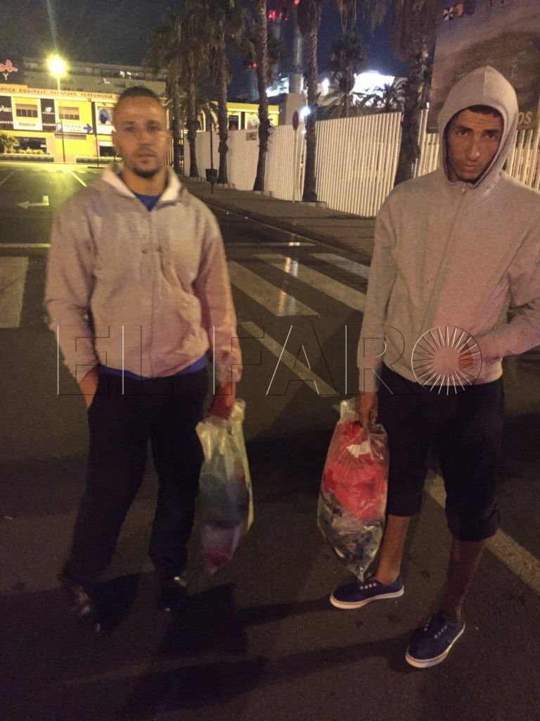 Dos argelinos, rescatados tras ocultarse debajo de un ferry