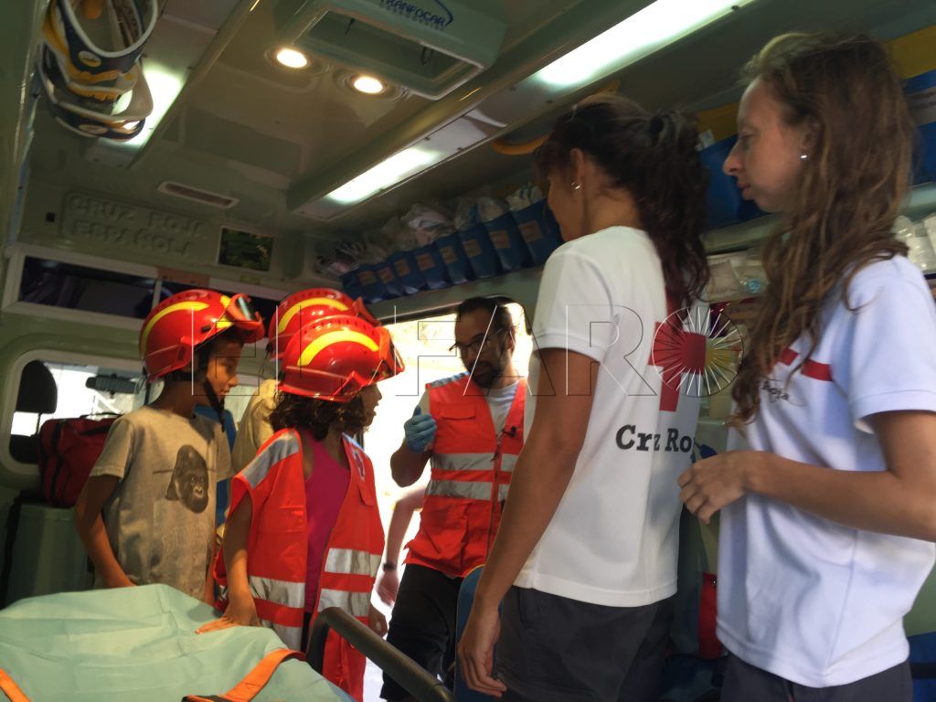 Familias adquieren nociones en primeros auxilios en los talleres de Cruz Roja