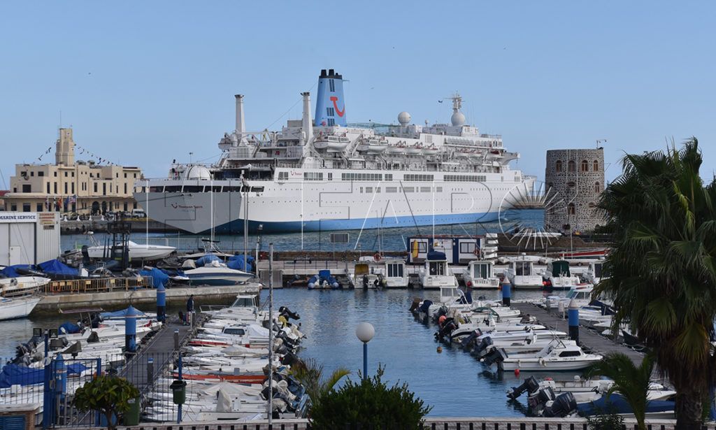 El ‘Thomson Spirit’ hace su sexta escala en Ceuta y despide la temporada