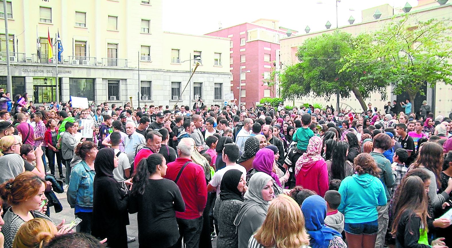 Cientos de ceutíes, contra la LOMCE y las ‘reválidas’ del PP por “elitistas”