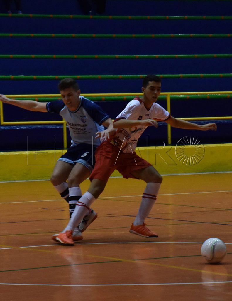 El Puerto es líder en solitario y el Deportivo Ceutí, segundo