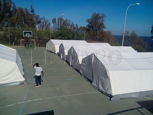 El viento se lleva dos de las tiendas del CETI