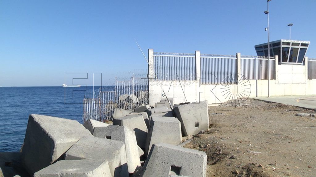 El Puerto perfila el blindaje del acceso al Muelle de Poniente por las escolleras