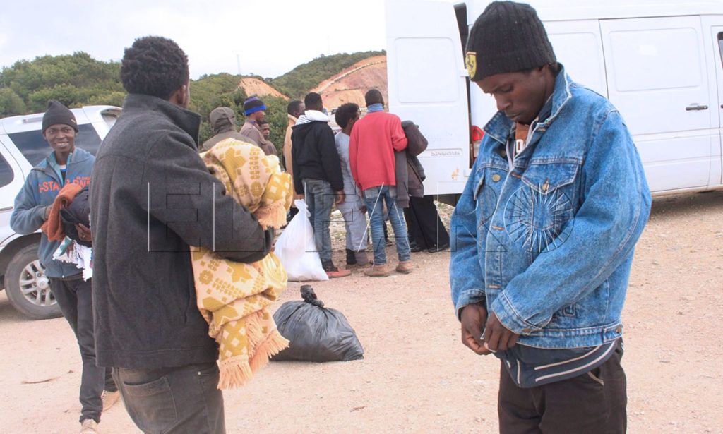 Caravana solidaria hacia el otro lado de la valla