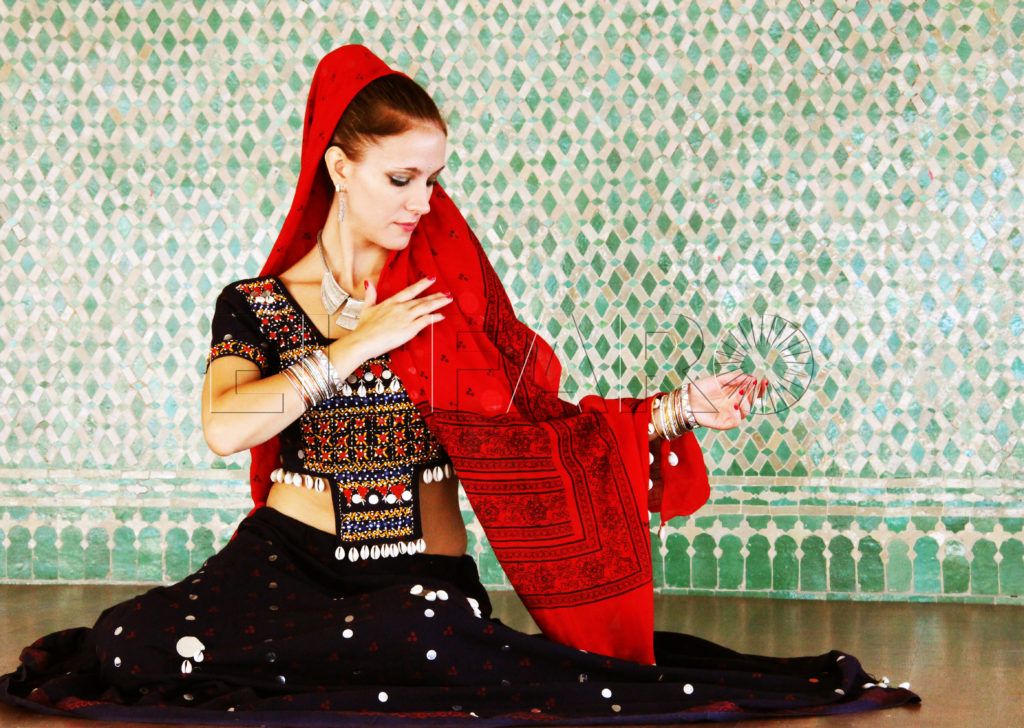 “Bollywood es una danza que te llena los sentidos y te hace feliz”