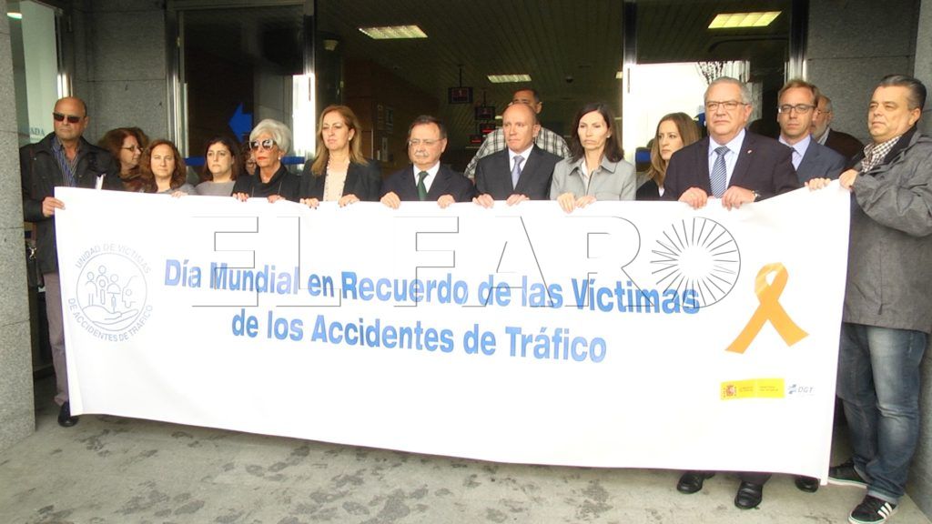 Minuto de silencio por las víctimas de accidentes de tráfico