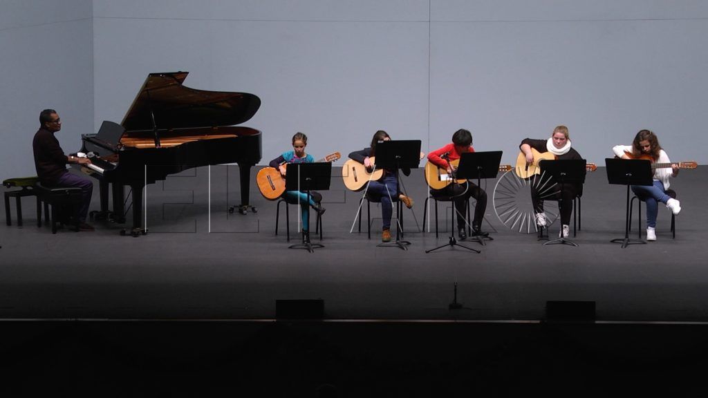 ‘Mundo Arte’ pone música en Navidad