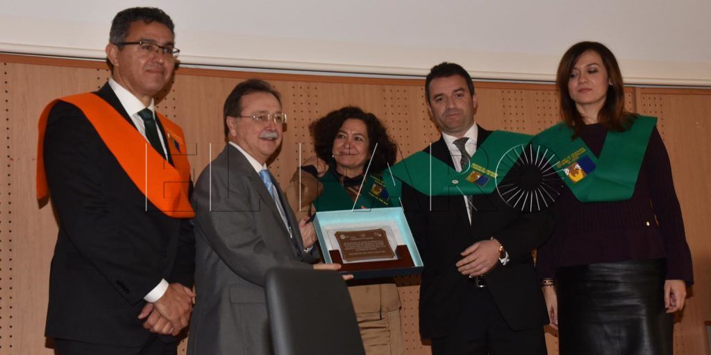 La UGR premia la estrecha colaboración de la Ciudad