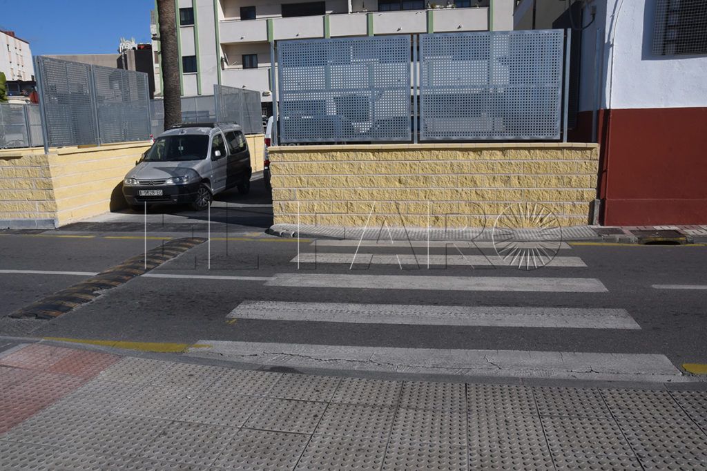 Polémica por  un murete ‘inaccesible’