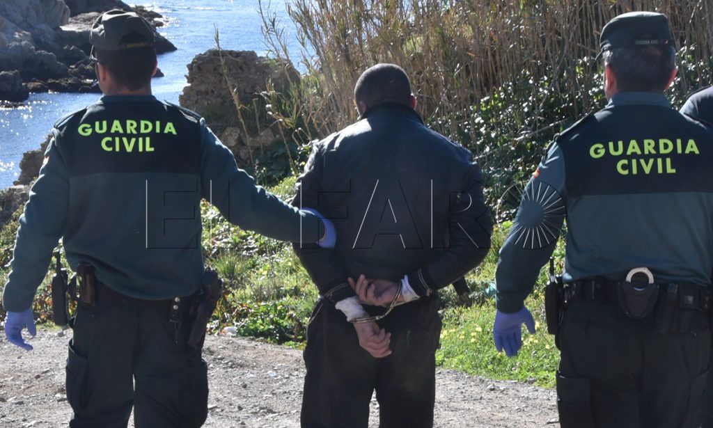 La Fiscalía pide ocho años al patrón de una embarcación rescatada con 12 inmigrantes