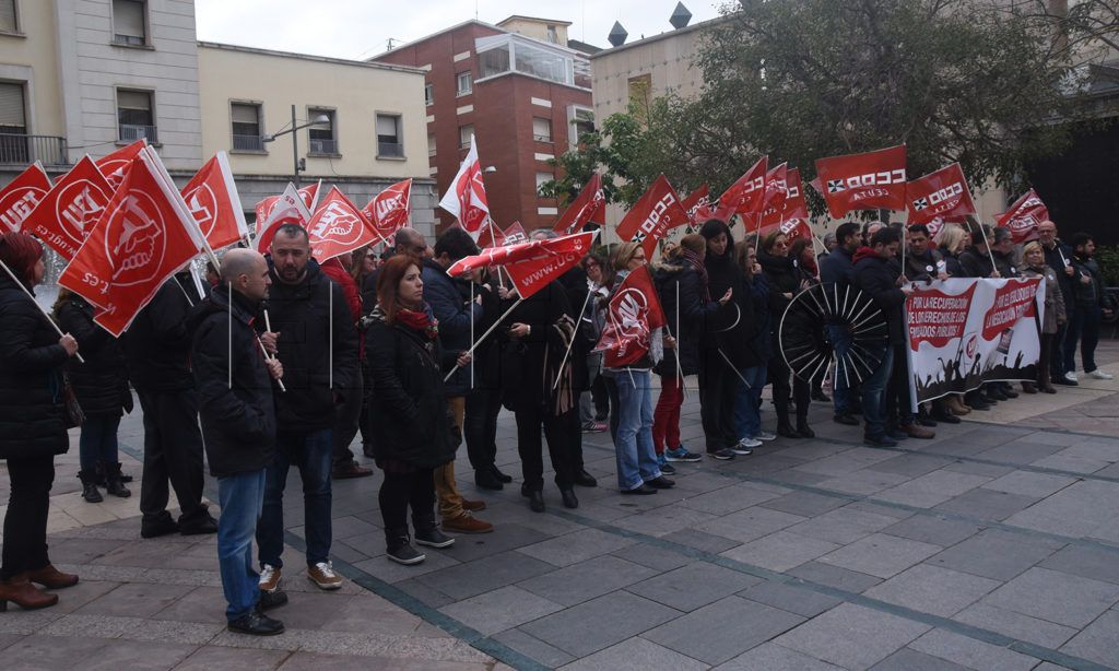 CCOO y UGT “enseñan los dientes” a Administración y patronal para subir salarios