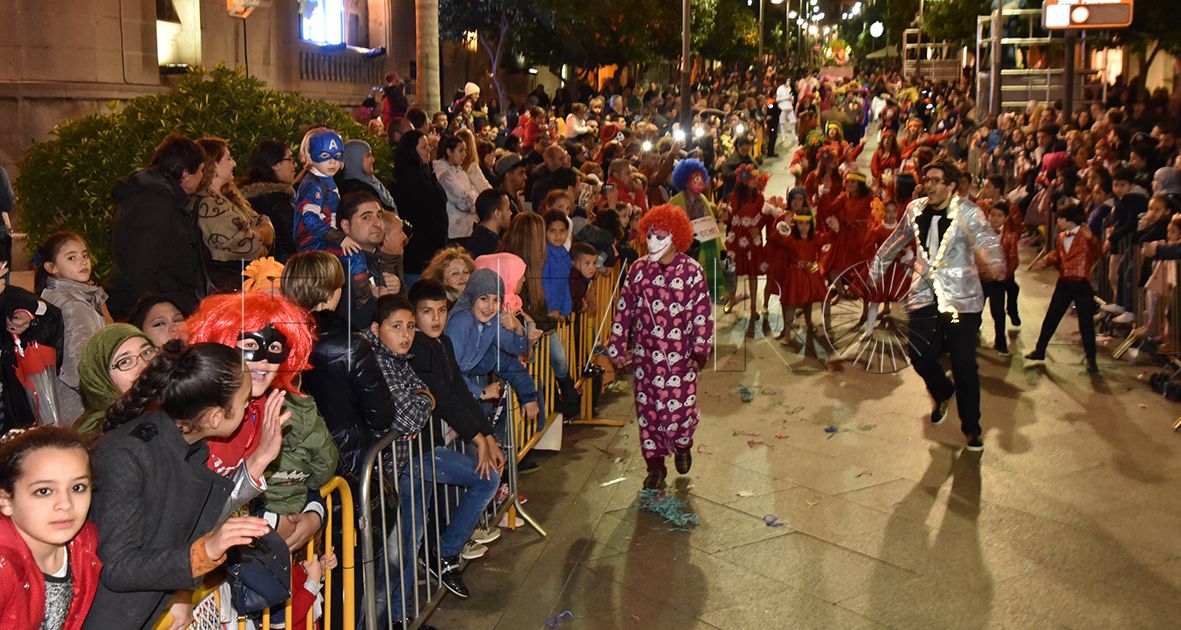 El Carnaval de Ceuta recupera tras 5 años la iluminación en la calle sin coste
