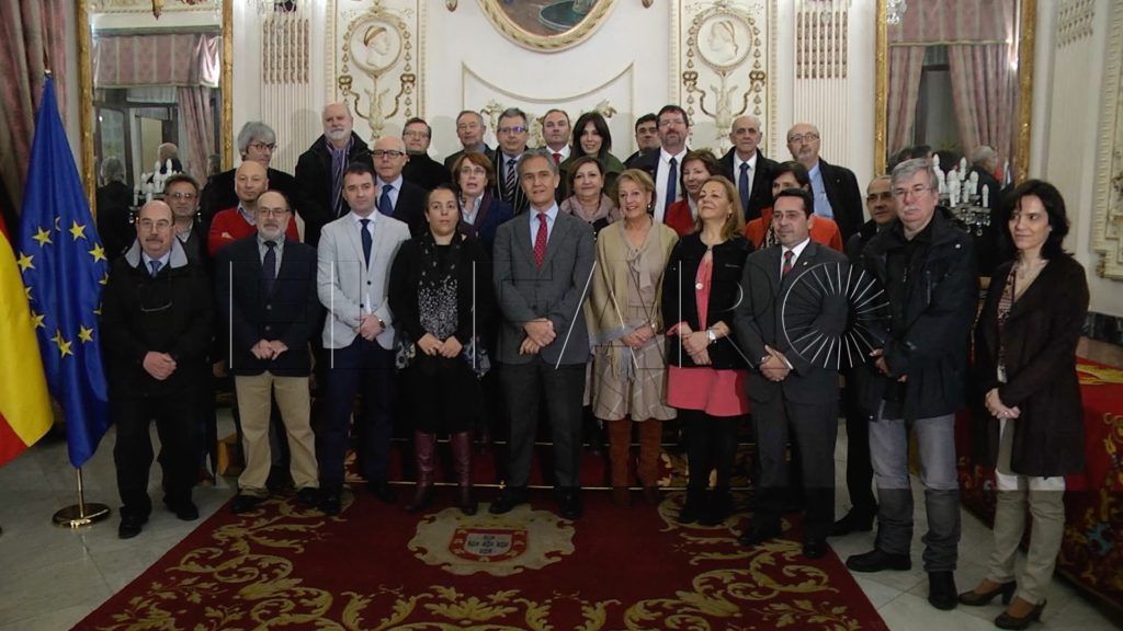 El convenio para el laboratorio de la UGR, un paso más cerca de su firma