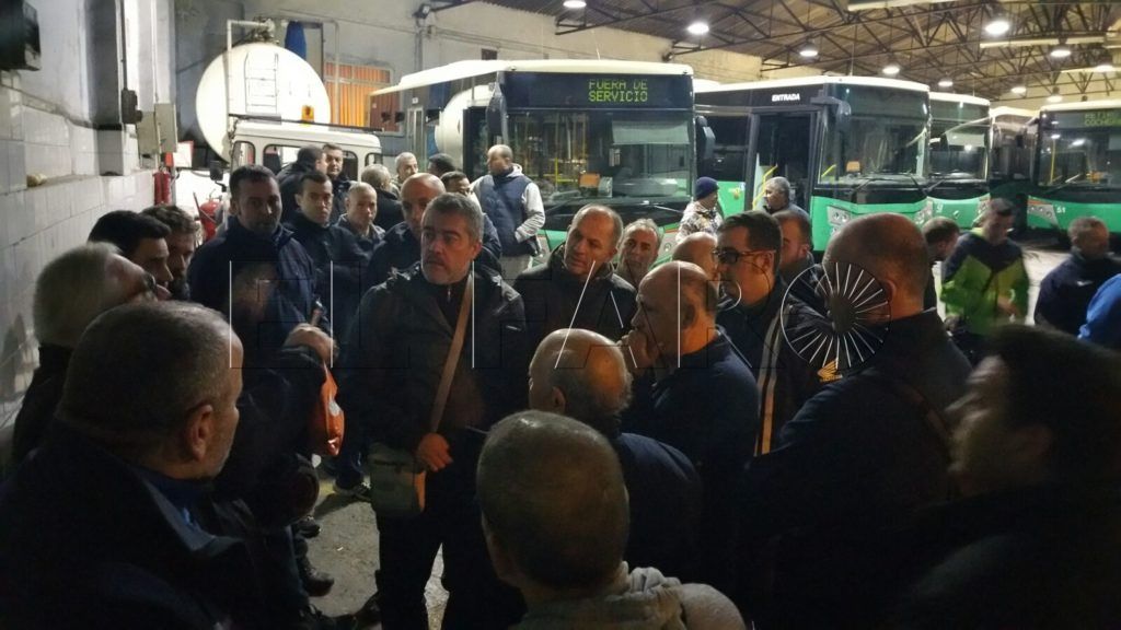 Desconvocada la huelga de autobuses al asumir la empresa la subida salarial