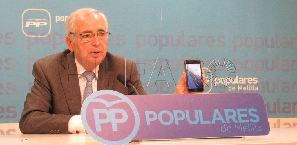 Imbroda “impactado” tras ver la última avalancha de porteadores hacia el Tarajal