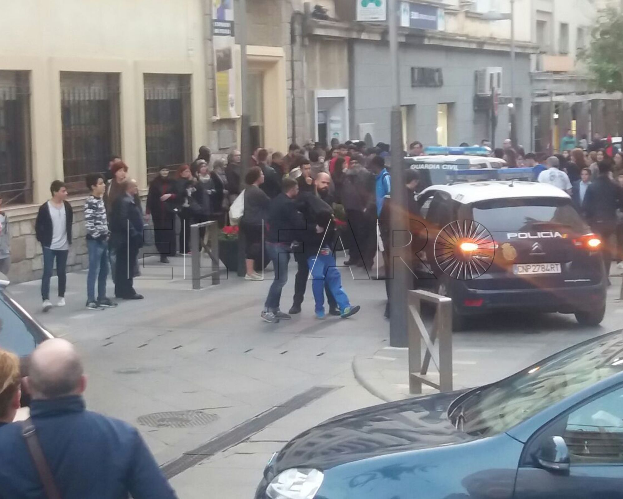 Piden 6 meses de cárcel a dos jóvenes por agredir a un inmigrante del CETI