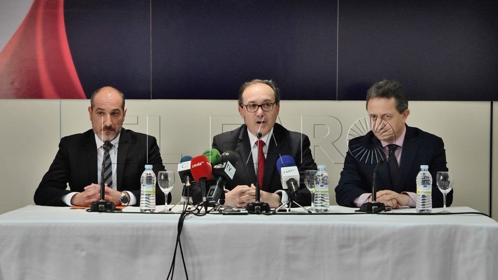 Carrefour abre el día 6 con 65 empleados más