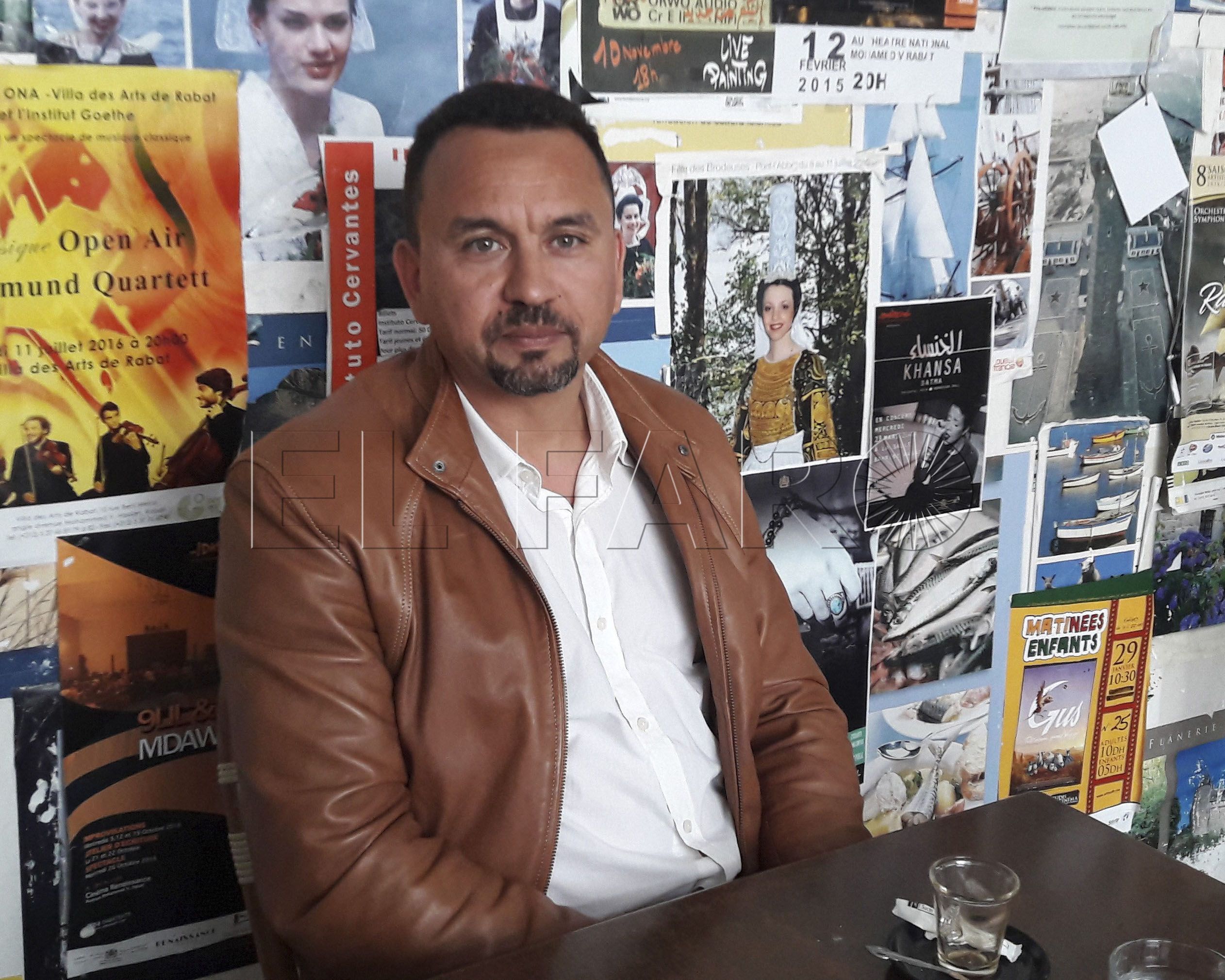GRA135. RABAT, 06/04/2017.- El escritor marroquí Mourad Zarrouk acaba de publicar "Clemente Cerdeira, intérprete, diplomático y espía al servicio de la Segunda República" (ed. Reus), la fascinante historia de Clemente Cerdeira, que de simple traductor pasó a ser el espía clave de la Segunda República española desde el "Marruecos español". EFE/Fatima Zohra Bouaziz