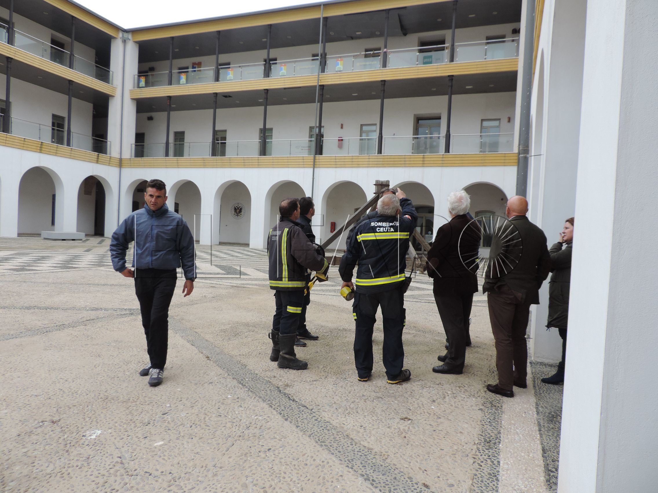 Actuación de emergencia para la reparación del techo del Campus