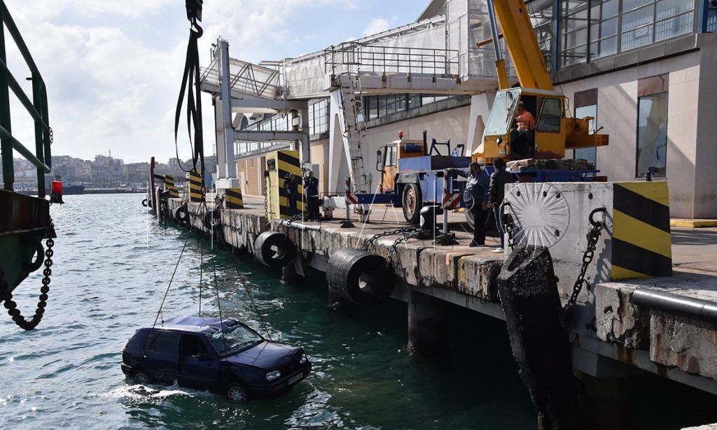 Vídeos más vistos: Fallece un marroquí tras caer con su coche al agua