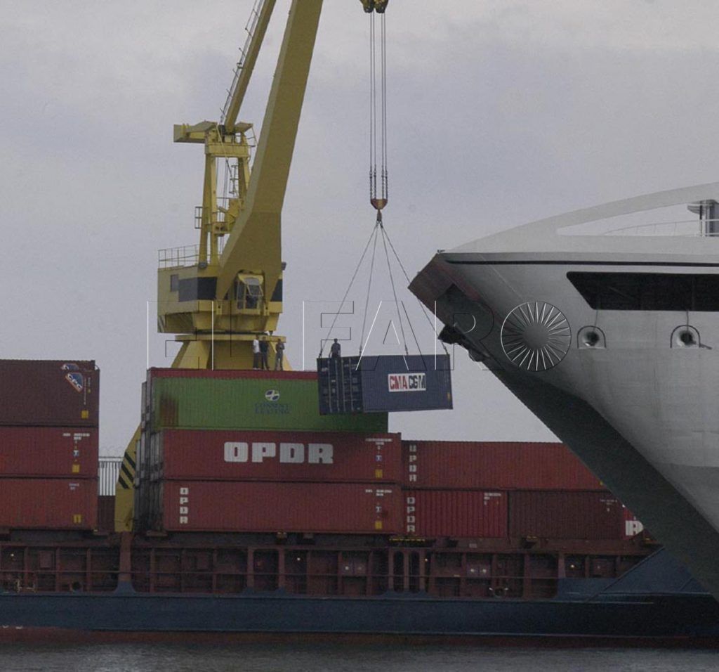 Fomento fija el 100% del servicio en Ceuta ante la huelga de la estiba