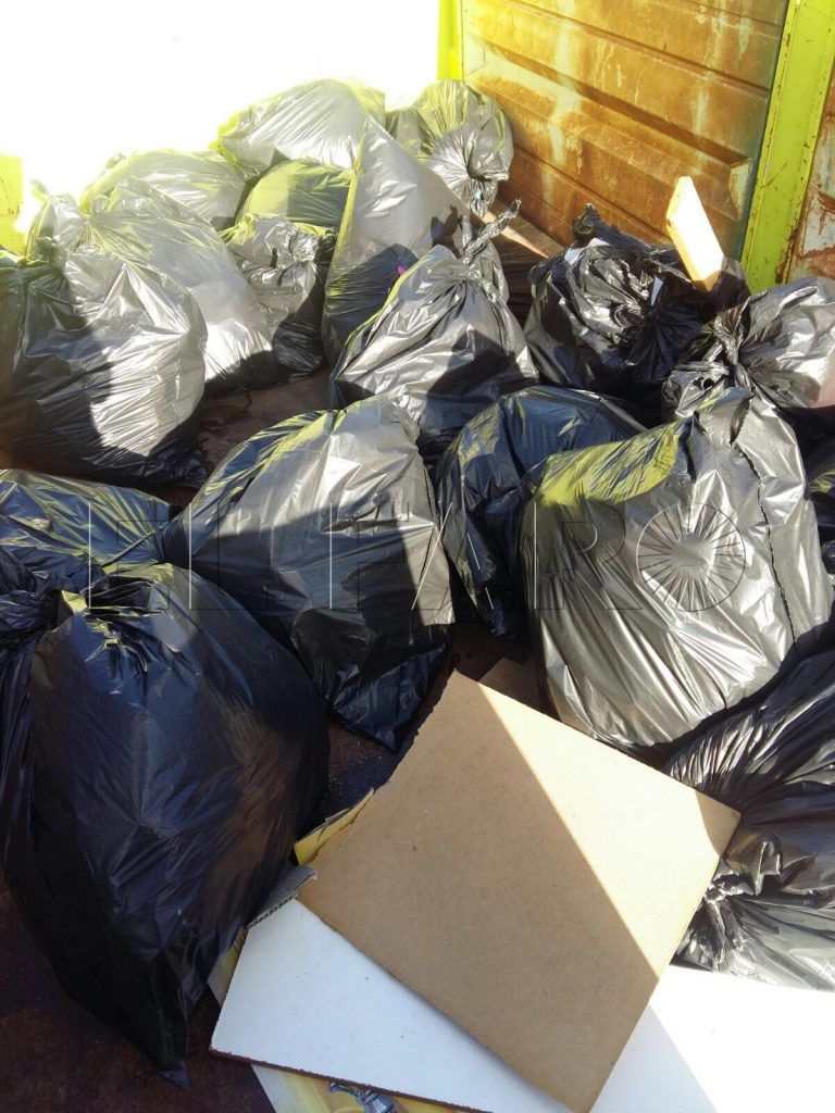 Denuncian basura en Loma Colmenar