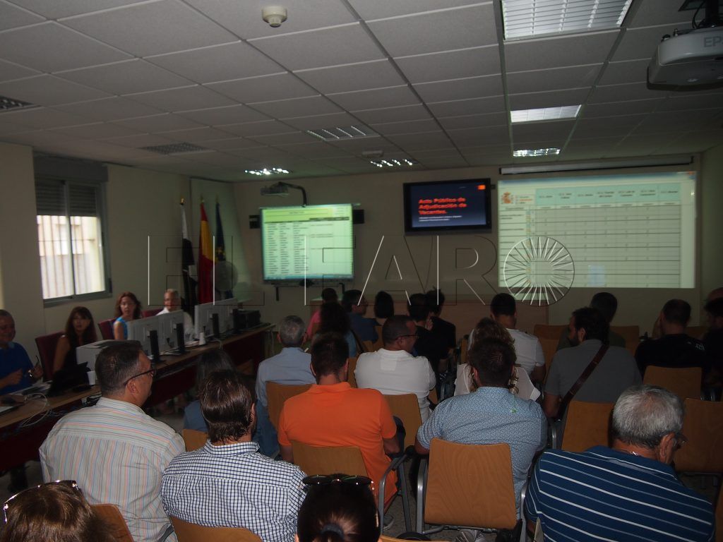 El MECD prepara la supresión del acto público de interinidades