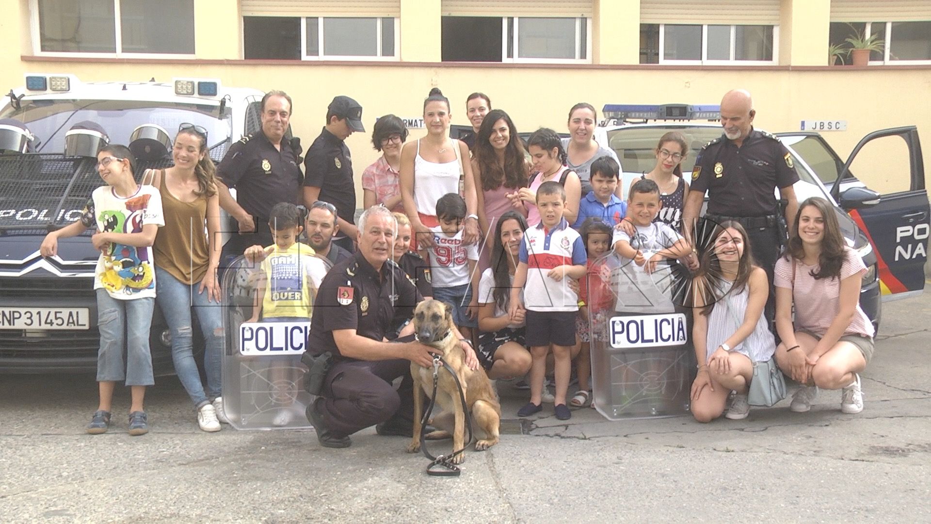 Una visita muy especial a la Policía Nacional