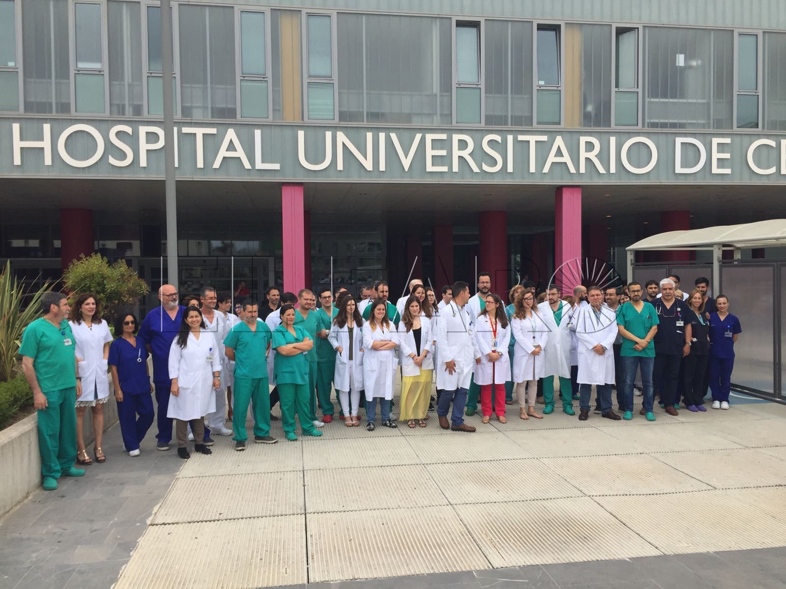 Los médicos interinos emprenderán acciones legales de oficializarse los traslados