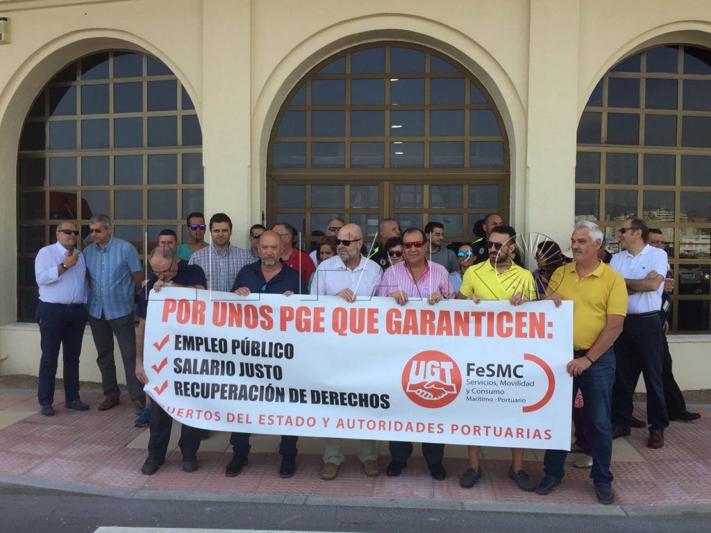 UGT: Los puertos «afrontan con dinero público el despido de estibadores de las empresas privadas y sus trabajadores sufren los recortes»