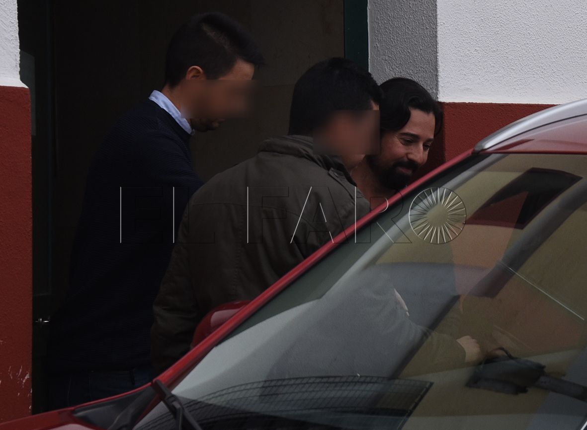 antonio lopez saliendo de comisaria