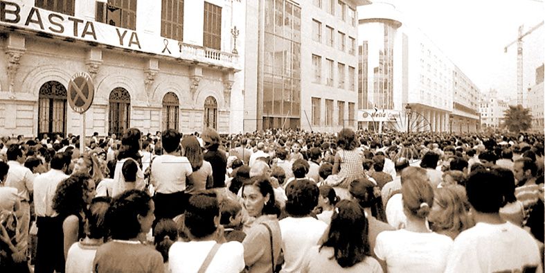 La Asamblea homenajea a Blanco en el XX aniversario de su muerte