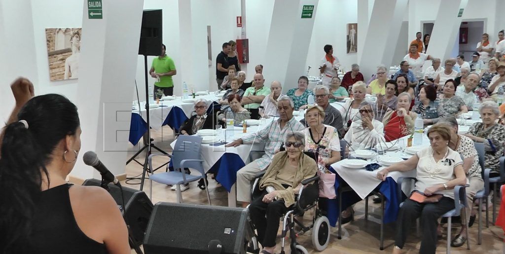 Gerón celebra su aniversario a golpe de copla y flamenco