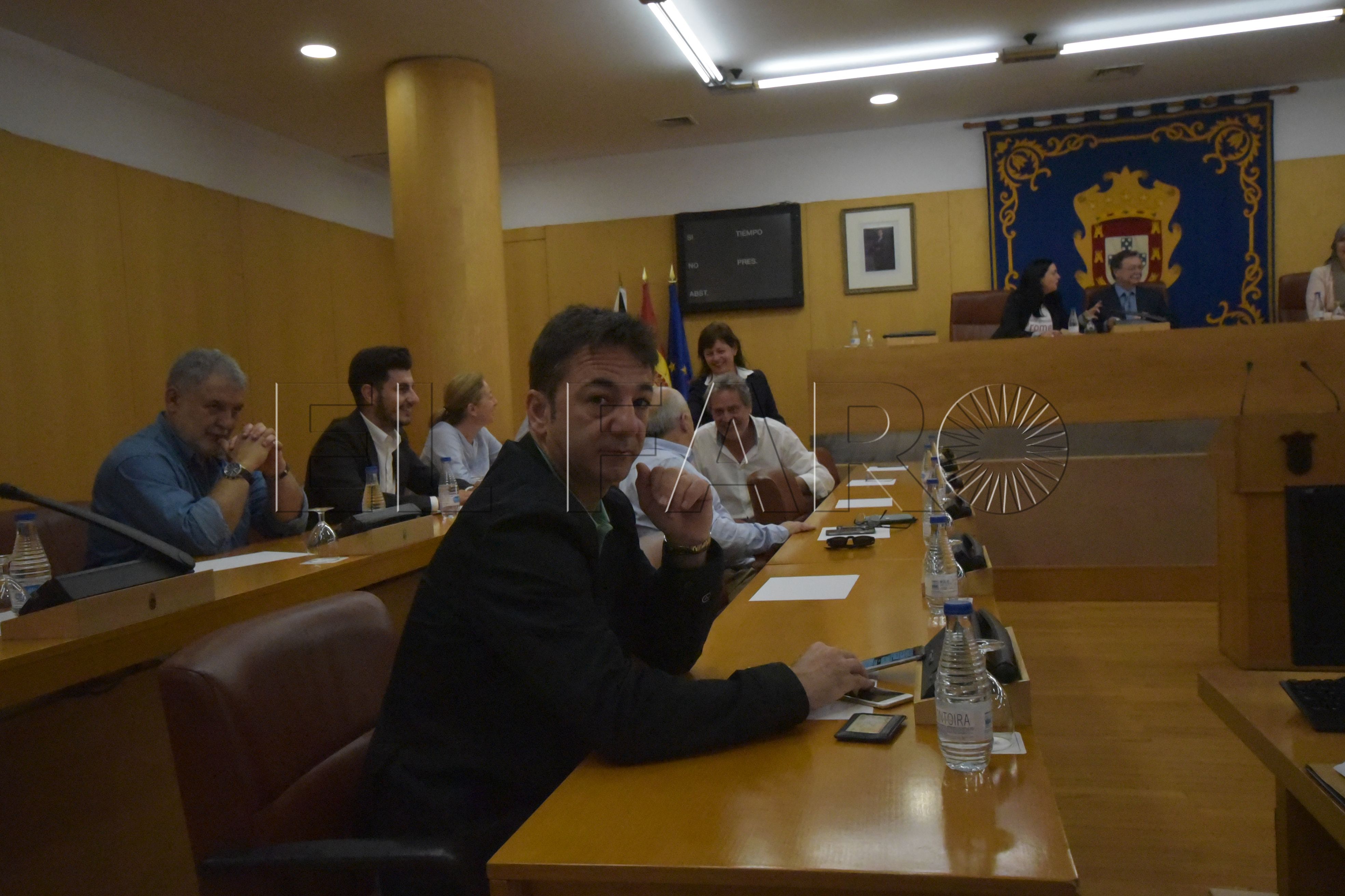 Carreira y Ramos intercambian sus Consejerías, salvo Fiestas