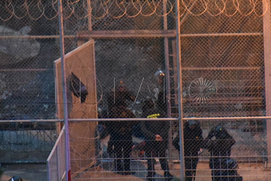 Las fuerzas marroquíes y los GRS frenaron un intento de pase por la valla