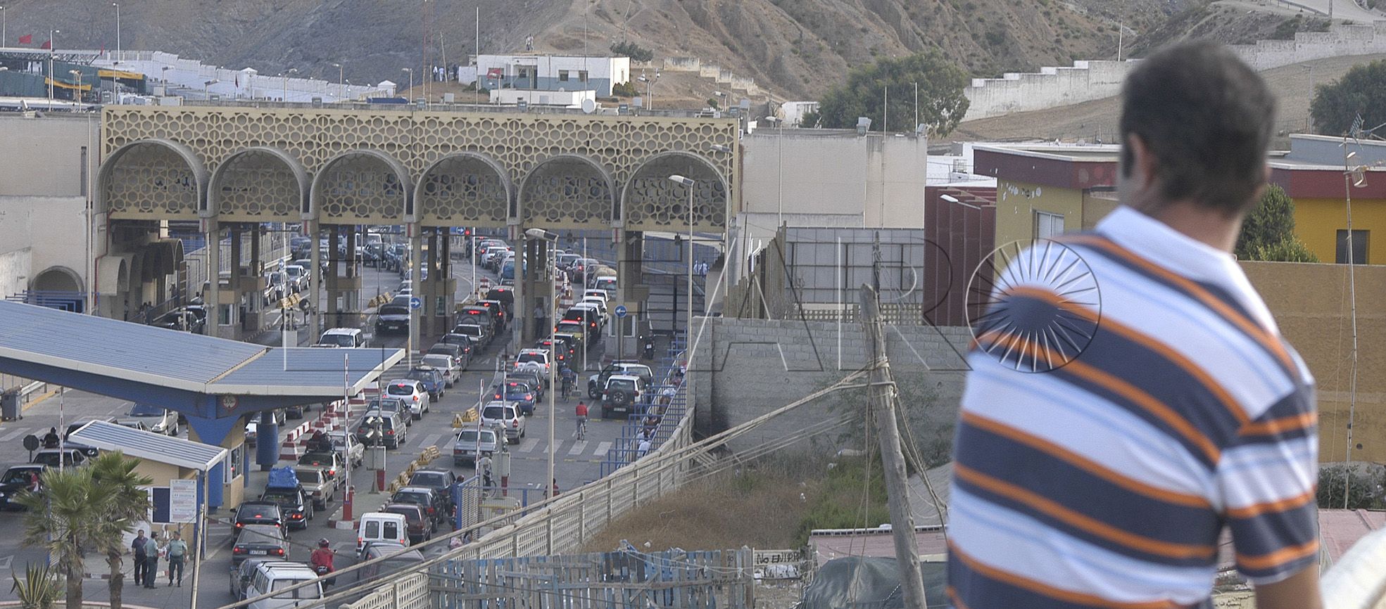 Cinco puntos de sutura por cruzar la frontera