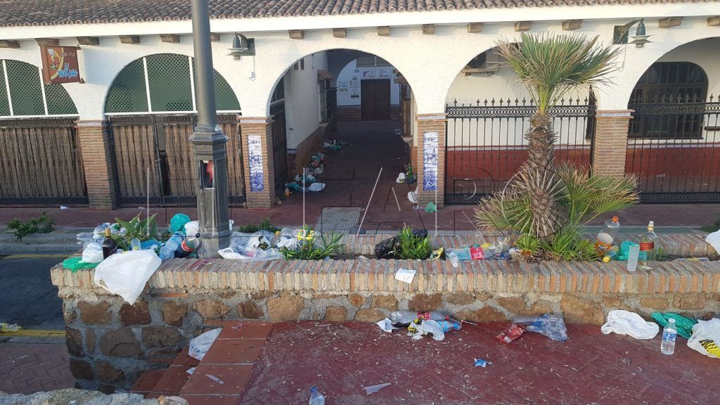 El PSOE denuncia el descontrol de la limpieza en Feria