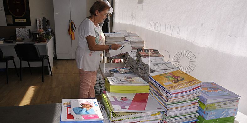El Centro inicia su campaña de recogida de libros de texto