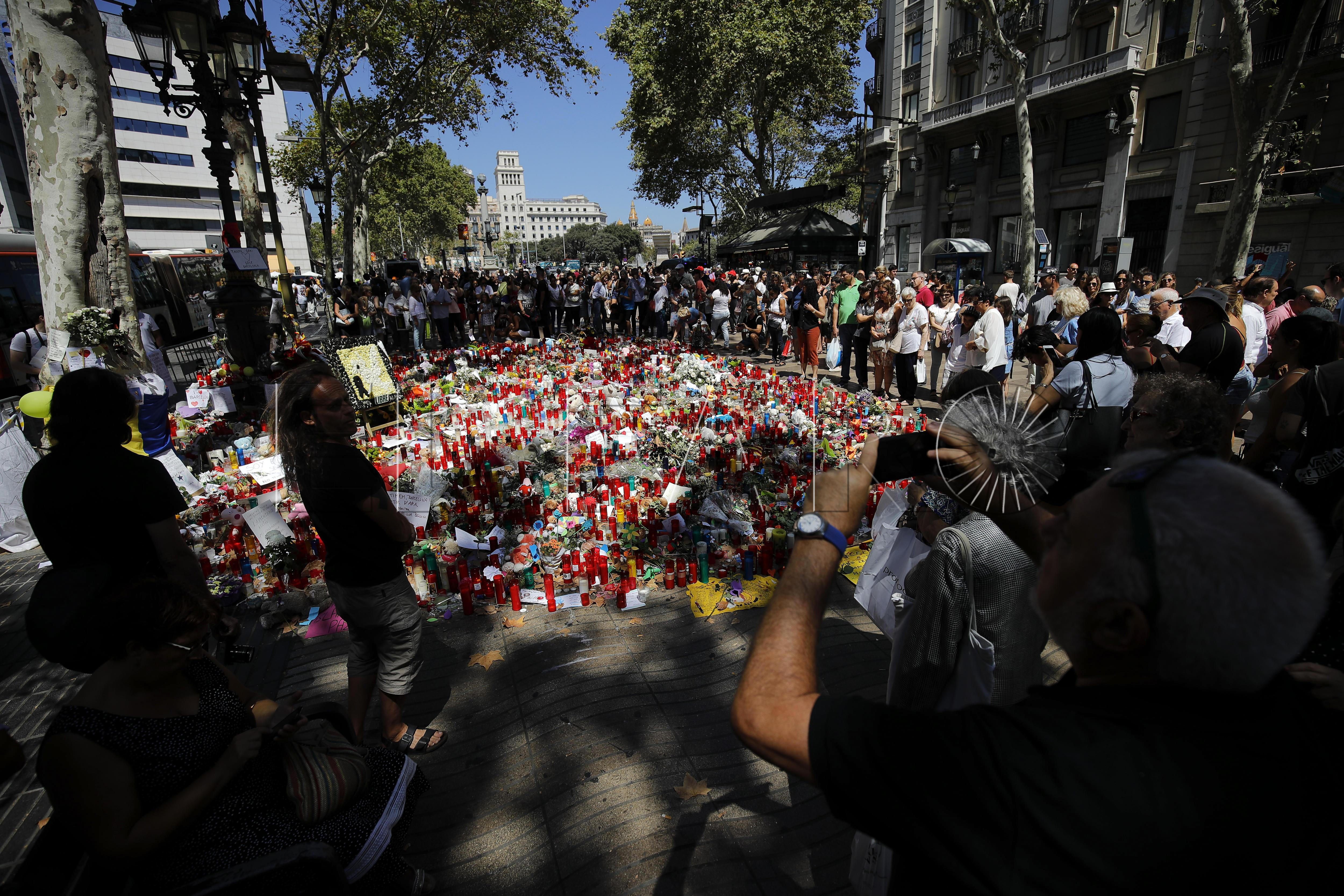 Varias entidades convocan una concentración contra el terrorismo