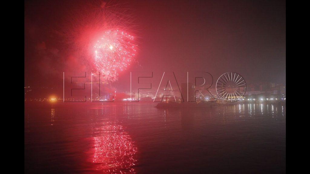 La niebla impidió ver con claridad los fuegos artificiales del fin de feria
