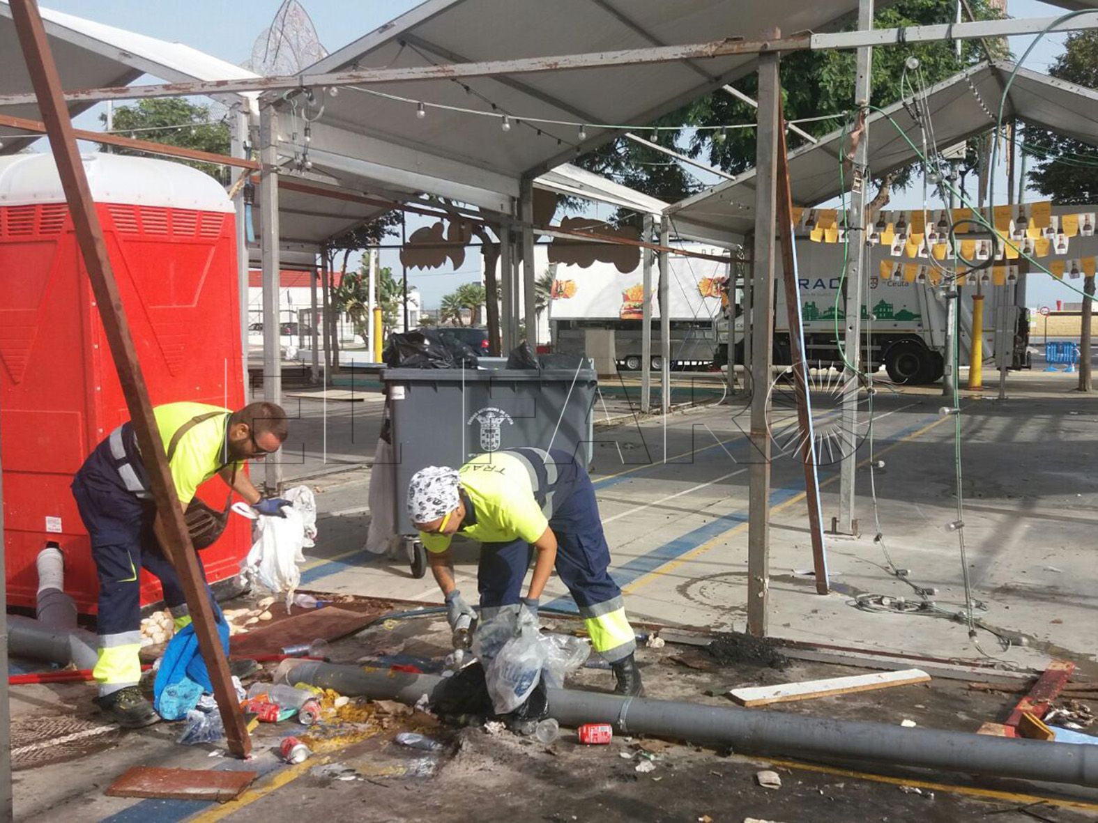 La Feria deja una tonelada más de basura que en 2016