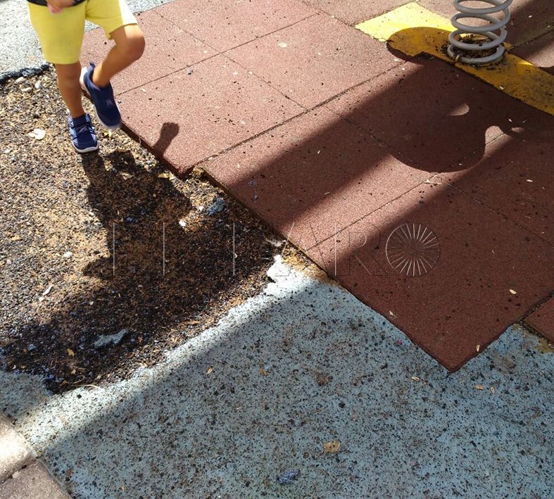 Denuncian el estado defectuoso del parque infantil del Paseo Colón